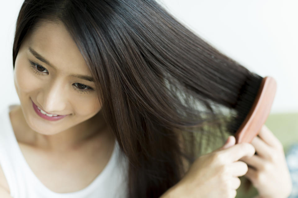 日本媽媽凍齡秘訣：每天按摩頭皮、重視護髮保養（示意圖/Getty Image）