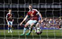 Britain Soccer Football - Everton v Burnley - Premier League - Goodison Park - 15/4/17 Burnley's Sam Vokes scores their first goal from the penalty spot Action Images via Reuters / Jason Cairnduff Livepic