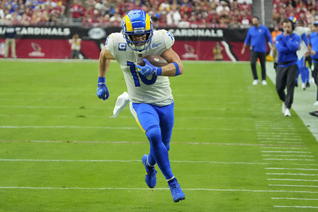 Los Angeles Rams tight end Kendall Blanton (86) breaks away