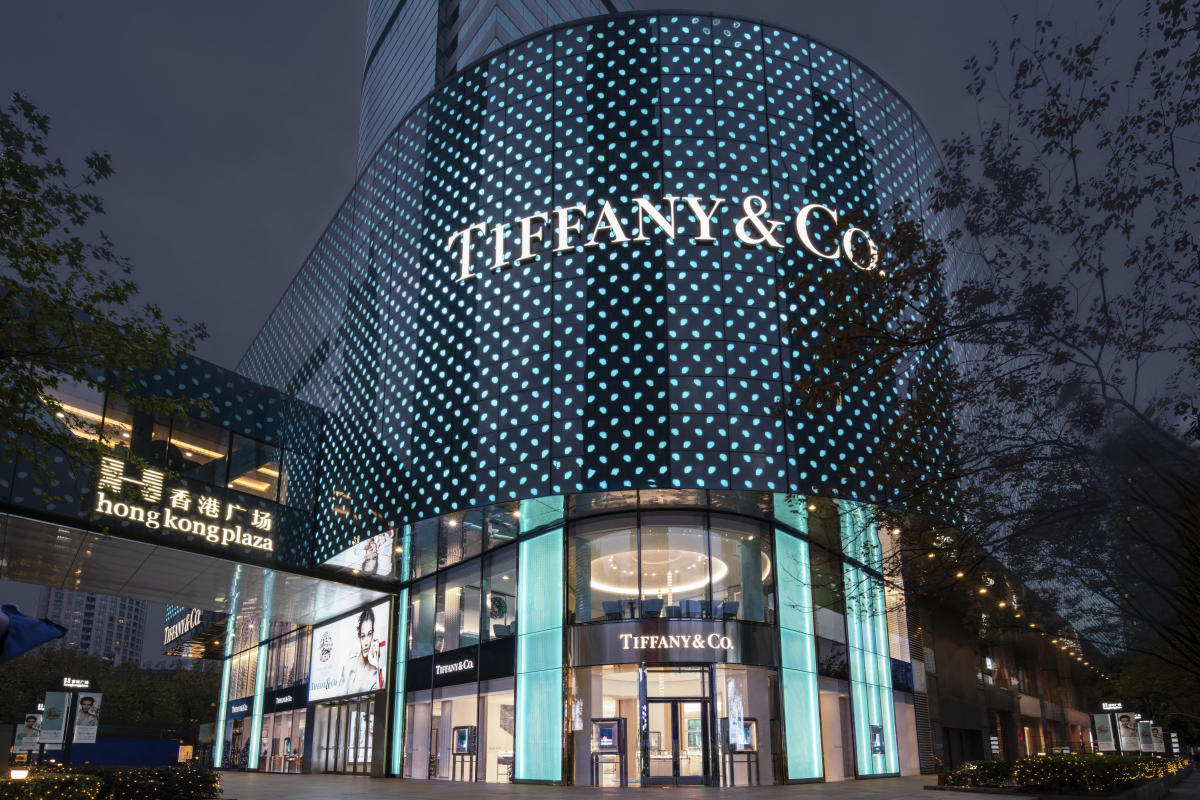 Alexandre Arnault and Louis Vuitton Manager Ledru Said to Lead Tiffany