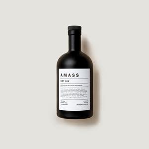 Distilled with 29 botanicals, this citrus-forward, herbaceous spirit is balanced with earthy umami notes from Reishi mushroom and Lion’s Mane mushroom.