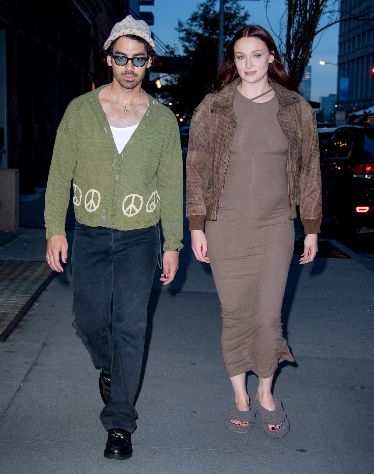 Joe Jonas and pregnant wife Sophie Turner go for a afternoon stroll