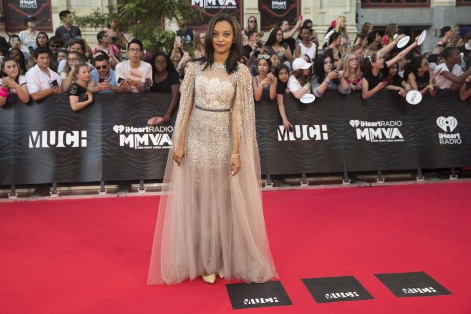 <p>The singer looked beautiful in an ethereal gown. <i>(THE CANADIAN PRESS/Mark Blinch)</i><br></p>