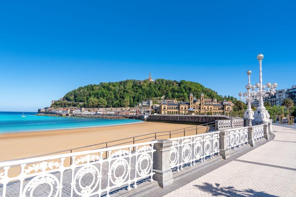 The ‘Bahia de la Concha’ lies less than 10 minutes from the centre of San Sebastian (Getty Images)