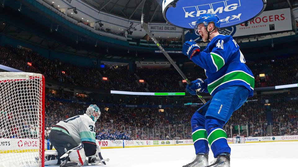 Elias Pettersson exploded for a five-point night to headline this holiday edition of the NHL's best and worst of the week. (Getty Images)