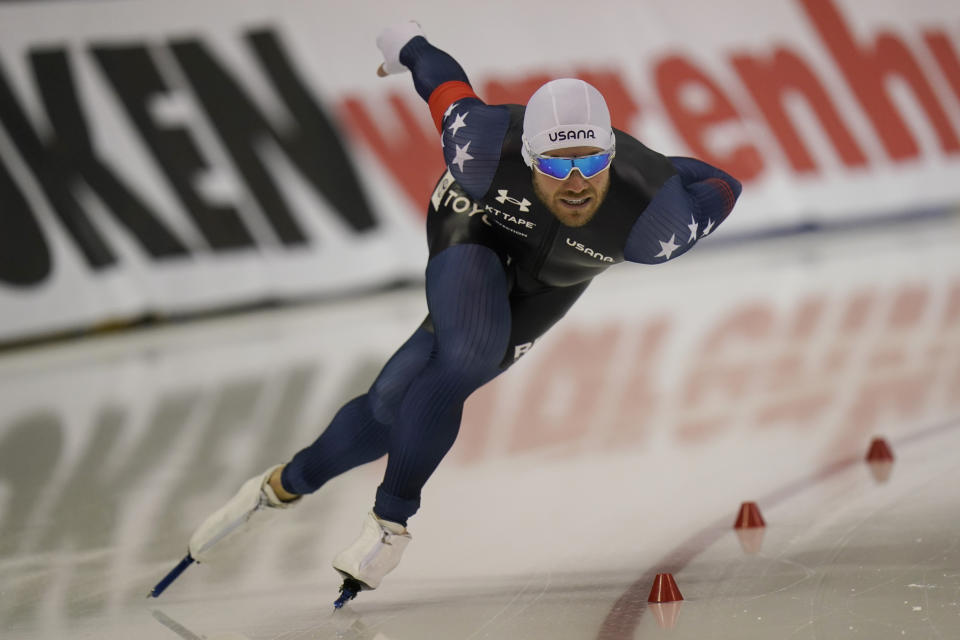 United States' Joey Mantia skates during the men's 1500-meter World Cup speedskating race at the Utah Olympic Oval Saturday, Dec. 4, 2021, in Kearns, Utah. (AP Photo/Rick Bowmer)