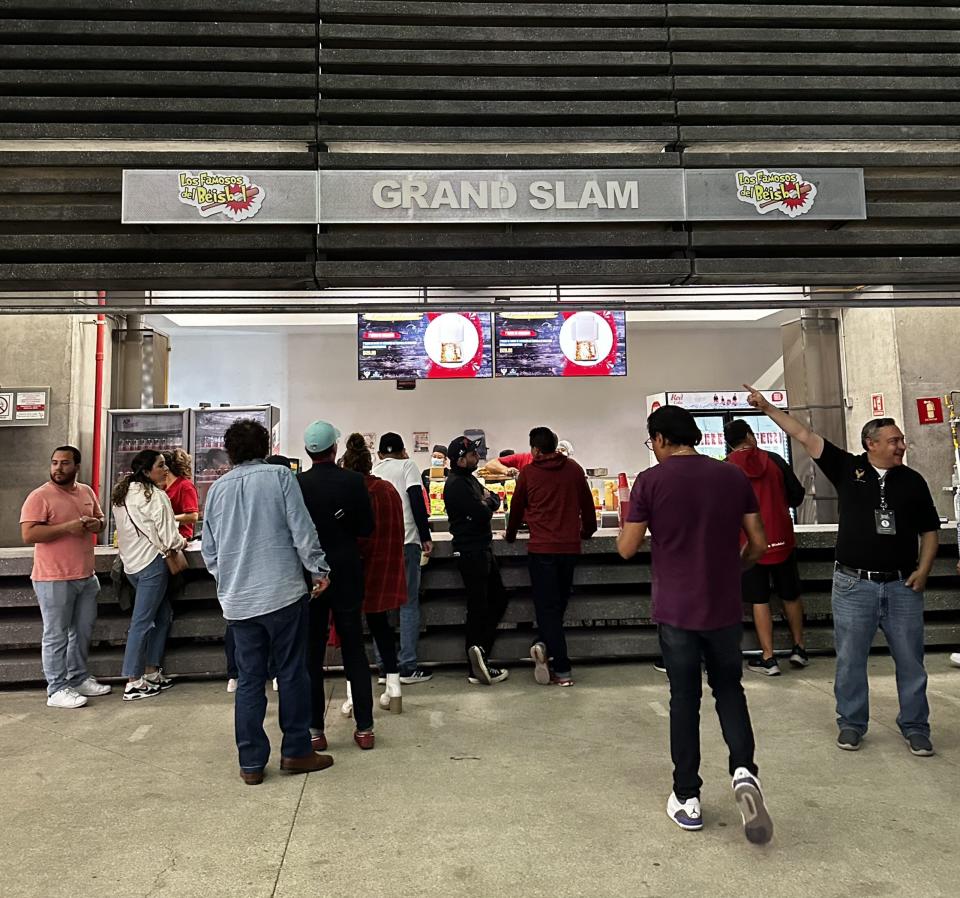 Los famosos del béisbol son tacos de cochinita.