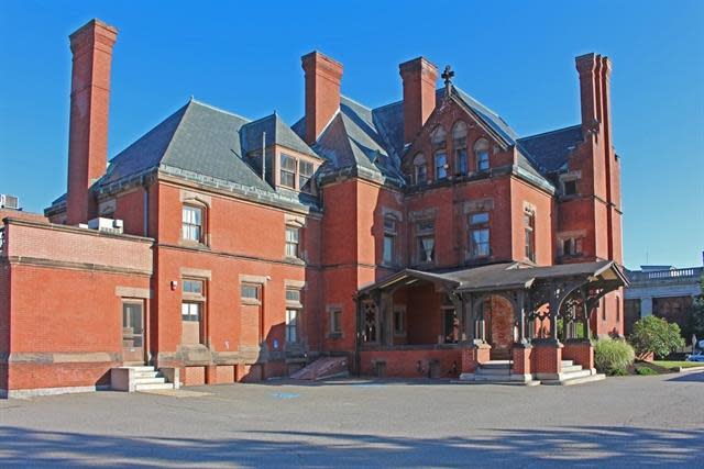 For $525K, Perfectly Preserved Historic Mansion Comes With Ghostly Cleaning Staff