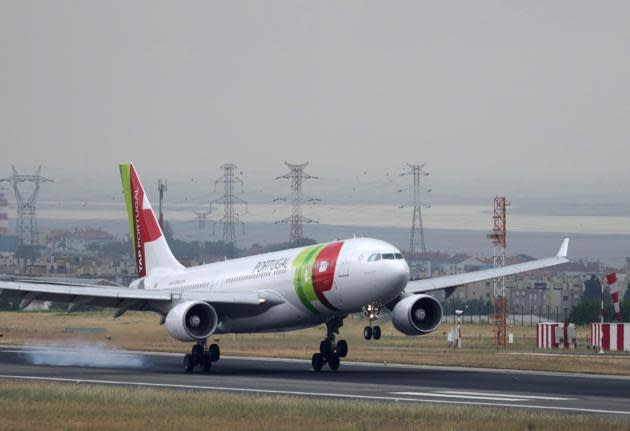 4º país con vuelos más baratos – coste promedio de Portugal por 100 km: 6,71 dólares (AP Photo/Armando Franca)