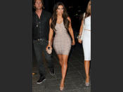 Renowned for her curves, Kim Kardashian’s tiny waist and toned thighs are the result of eating a balanced diet with the occasional treat, but minus the alcohol, which usually is the bloat culprit. She aims to stay fit for the long term so she is not one for fad diets and quick fixes. However, she is fan of following how she feels in her own skin, and not by weighing herself. To her, the size of her clothes doesn’t matter –it’s all about balance.