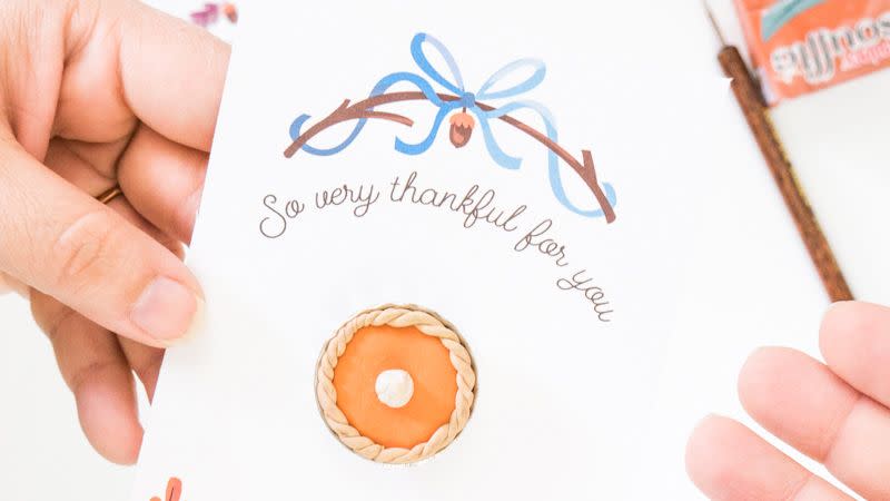 pumpkin pie magnet easy thanksgiving crafts for kids