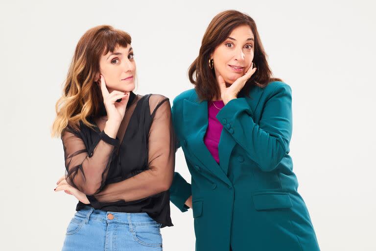 Andrea Garrote (der.) y Julieta Zylberberg, directora y protagonista, respectivamente, de Prima Facie, el unipersonal que llegará en pocos días al Multiteatro