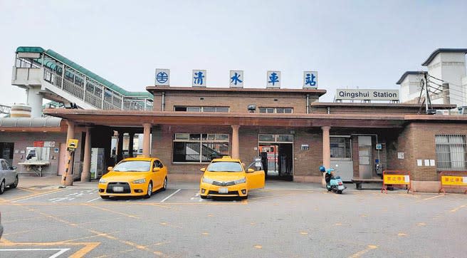 台中市清水居民苦盼20多年的「清水車站人行跨站天橋」原預計年底完工，但至今仍是沒動靜。（陳淑娥攝）