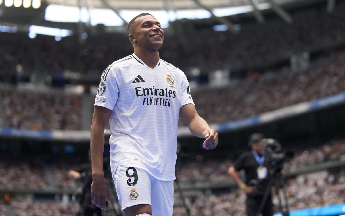 Kylian Mbappe’s Real Madrid unveiling in front of 80,000 fans as new Galactico echoes Ronaldo