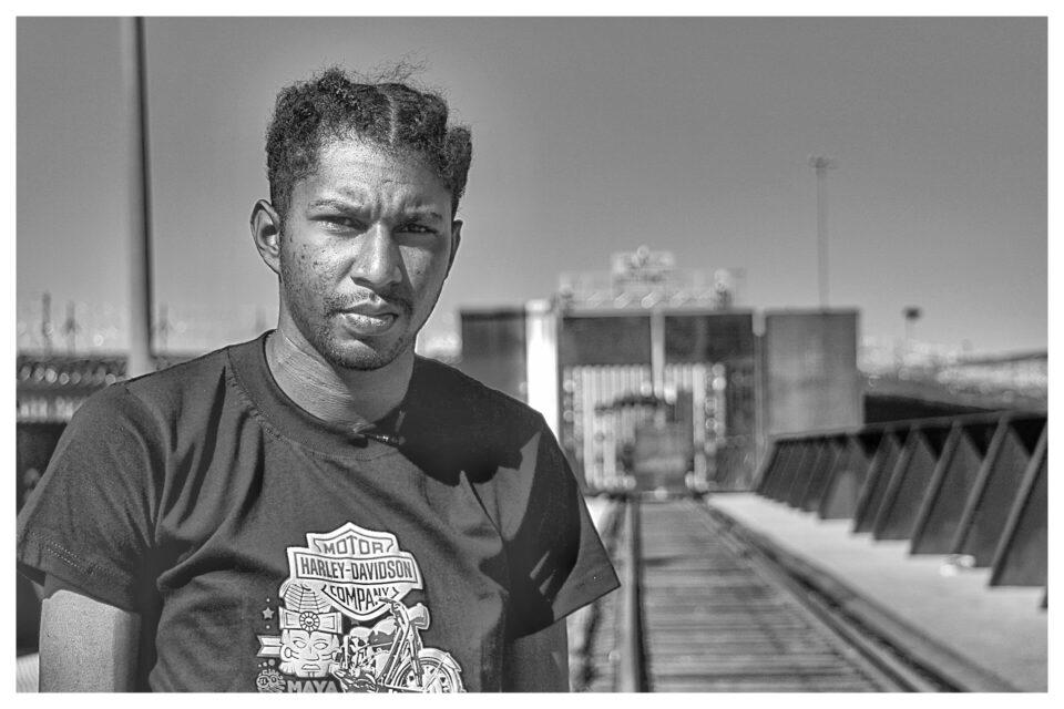 “Vivir en la calle es duro, no sabes quién te va a joder”: migrantes venezolanos buscan sobrevivir en Juárez y cruzar a EU Wenceslao, migrante venezolano en la frontera México-EU. FOTOS: Manu Ureste