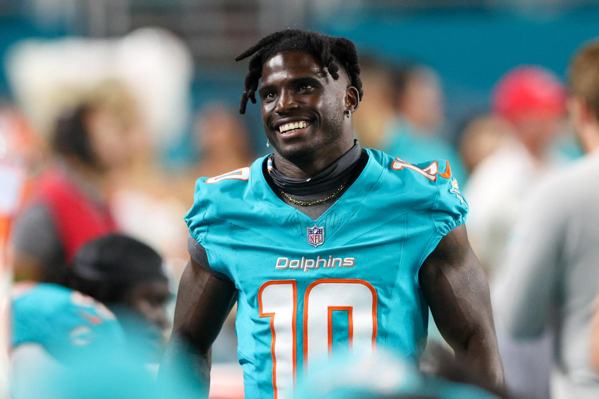 Dolphins WR Tyreek Hill claims he doesn't watch film before games