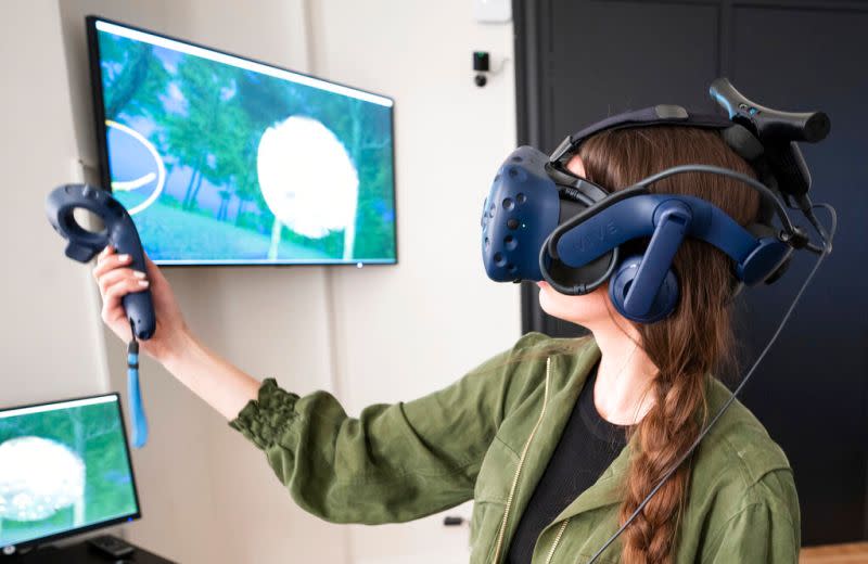 ▲隨著科技進步，VR裝置的體驗在視覺、聽覺、觸覺上的反饋愈來愈逼近真實。示意圖。（圖／美聯社／達志影像）