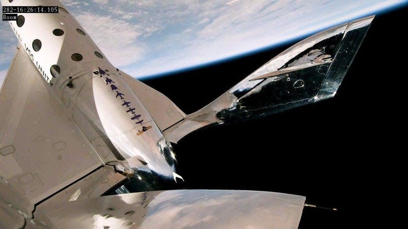 Virgin Galactic’s VMS Eve carrier carries its spaceplane beneath its wings before releasing it for its suborbital journey. - Image: Virgin Galactic