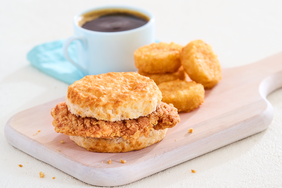 Bojangles, the Charlotte restaurant chain specializing in breakfast and Southern-style chicken, biscuits and tea, will open 30 stores in Los Angeles.