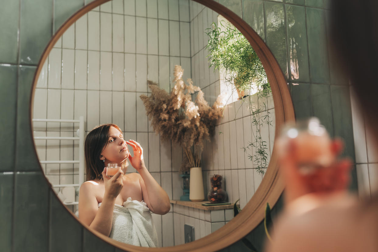 L'utilisation insoupçonnée de la Vaseline qui cartonne sur TikTok a un nom : le slugging Photo : Getty Images