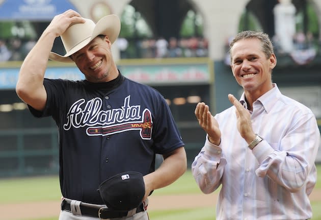 Atlanta Braves give Chipper the entire locker as a retirement gift