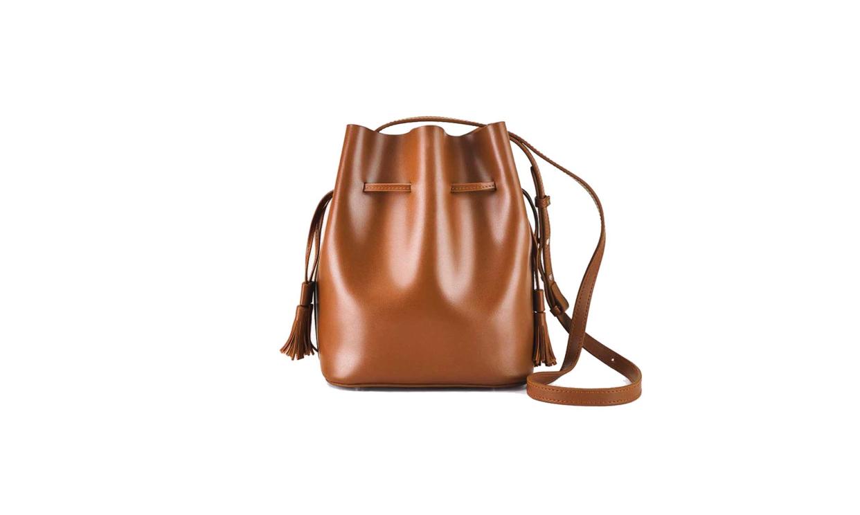 Chocolate brown bucket bag (Photo: Genuine People)