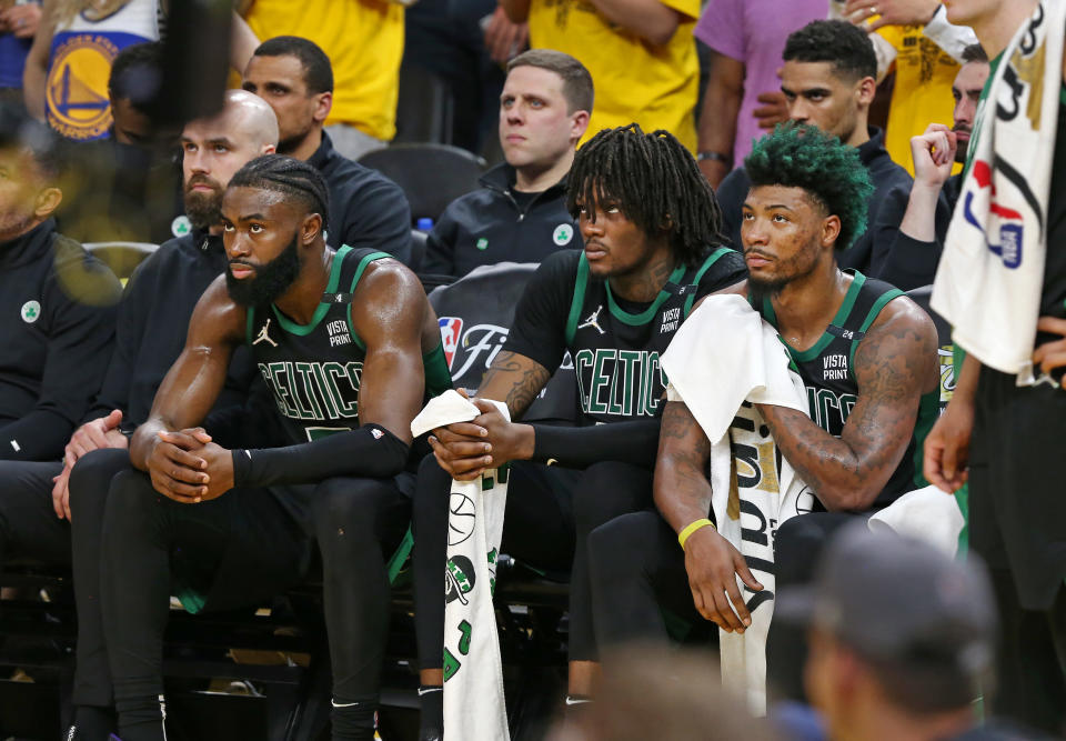 波士頓塞爾蒂克Jaylen Brown、Robert Williams、Marcus Smart。(Photo by Jim Davis/The Boston Globe via Getty Images)