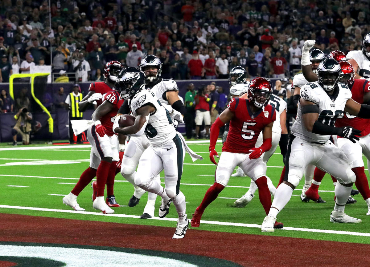 Eagles roll past Texans for first 8-0 start in franchise history