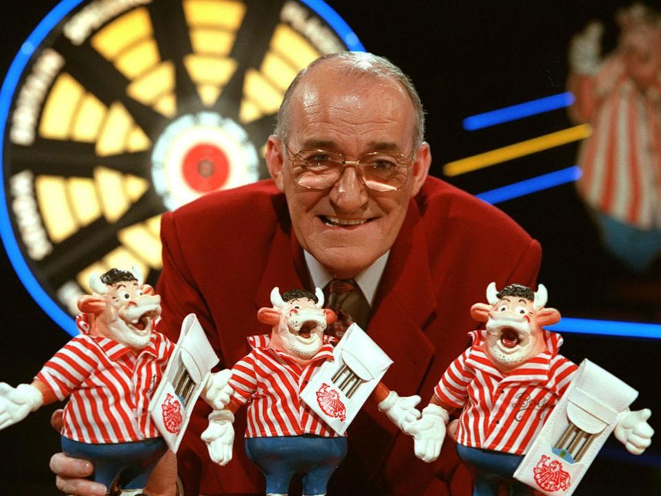 Jim Bowen death: Bullseye host and standup comedian dies aged 80