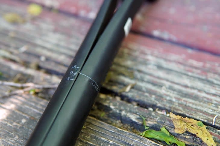 Ergon-Allroad-review---CF-Allroad-Carbon-pro-seatpost-saddle-tilt-detail