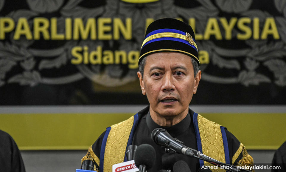 Art Harun roasted for shooting down virtual Parliament