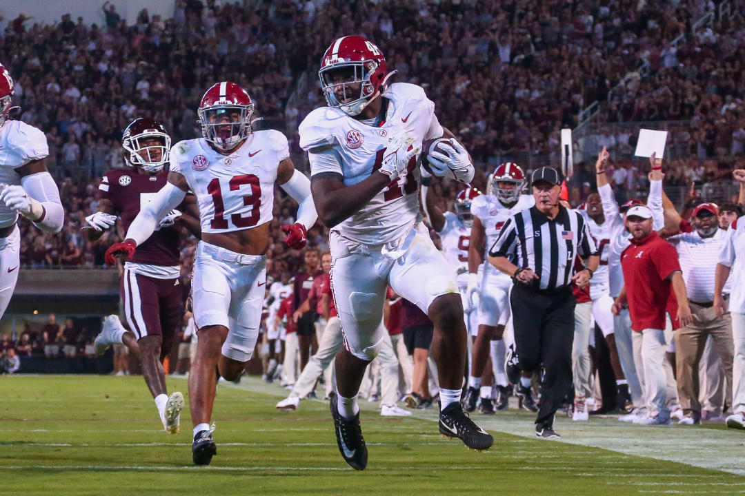 STARKVILLE, MS - SEPTEMBER 30:  Alabama Crimson Tide linebacker Chris Braswell (41) returns an interception during the game between the Mississippi State Bulldogs and the Alabama Crimson Tide on September 30, 2023 at Davis Wade Stadium at Scott Field in Starkville, MS. (Photo by Chris McDill/Icon Sportswire via Getty Images)