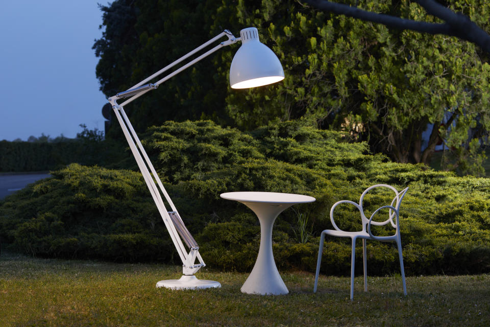 FontanaArte's Naska table lamp. Courtesy of FontanaArte.