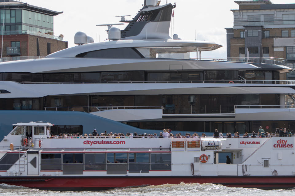 Aviva superyacht moors on Thames