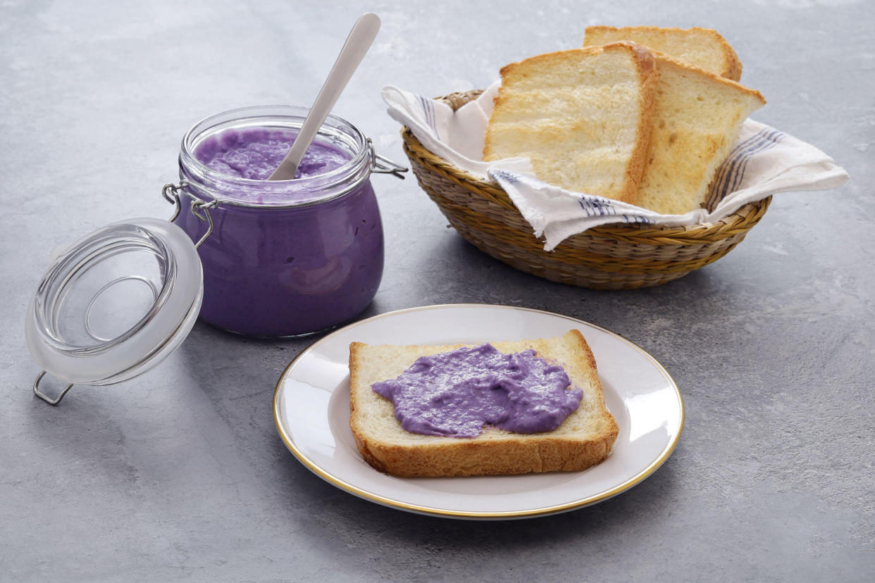 ube halaya( purple yam jam) toast, Philippine food (Kyoko Uchida / Alamy Stock Photo)