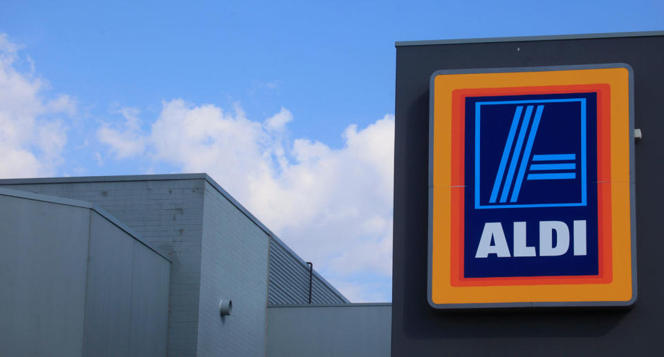 Discount supermarket ALDI has slammed loyalty cards offered by Coles and Woolworths for not offering enough rewards for customers. Source: Getty Images (File pic)