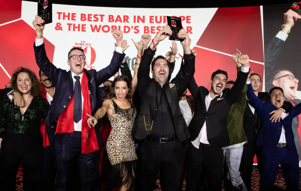 El equipo de Paradiso, en plena celebración de su elección como mejor bar del mundo. Foto: The World's 50 Best Bars