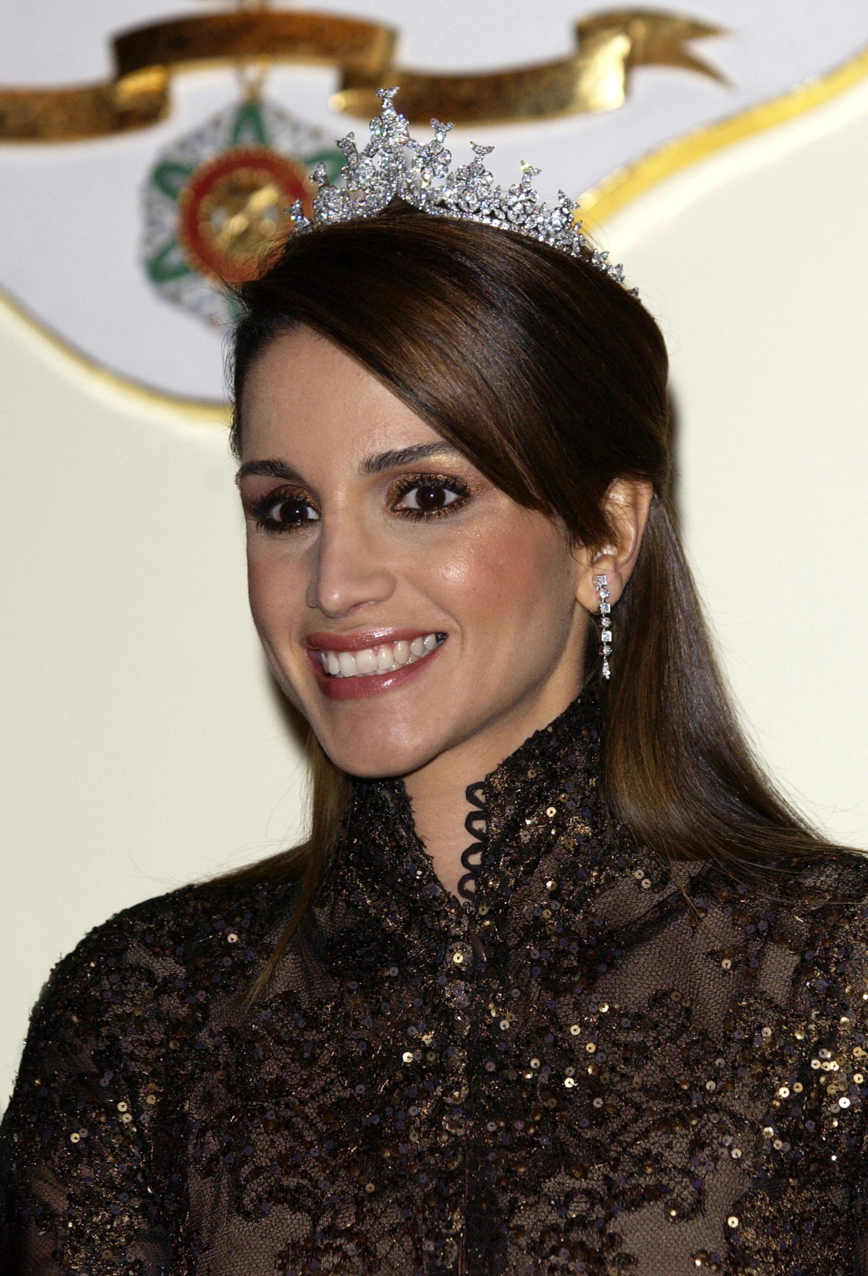 LONDON, UNITED KINGDOM - NOVEMBER 08:  Queen Rania Of Jordan At A Banquet At Spencer House In London During A State Visit.  (Photo by Tim Graham Photo Library via Getty Images)