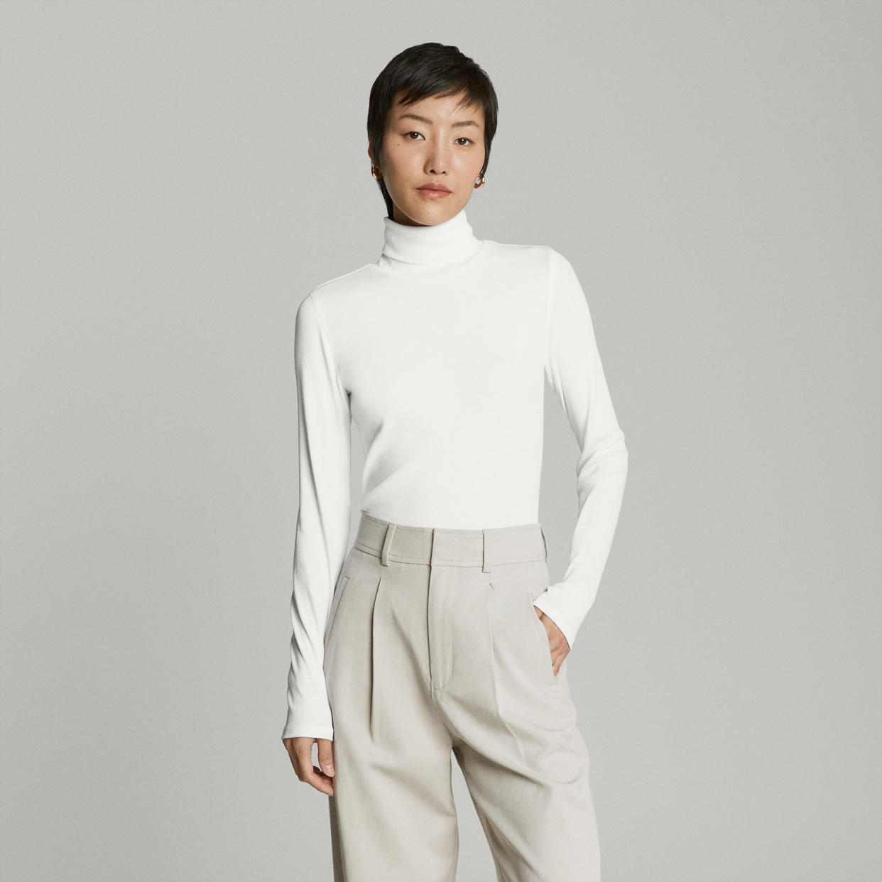 <p><a href="https://go.redirectingat.com?id=74968X1596630&url=https%3A%2F%2Fwww.everlane.com%2Fproducts%2Fwomens-supima-rib-turtleneck-white&sref=https%3A%2F%2Fwww.townandcountrymag.com%2Fstyle%2Ffashion-trends%2Fg13532208%2Fwhat-to-wear-skiing%2F" rel="nofollow noopener" target="_blank" data-ylk="slk:Shop Now;elm:context_link;itc:0;sec:content-canvas" class="link rapid-noclick-resp">Shop Now</a></p><p>The Pima Micro-Rib Turtleneck</p><p>everlane.com</p><p>$50.00</p>