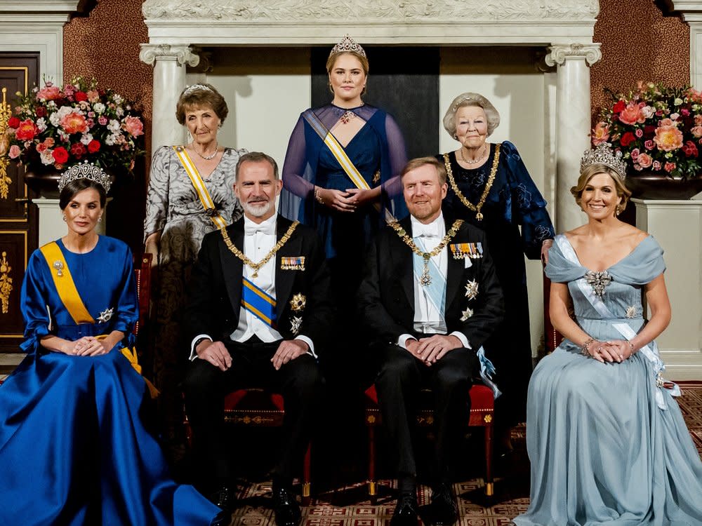 Bild mit Symbolcharakter: Kronprinzessin Catharina-Amalia überragt alle. (Bild: KOEN VAN WEEL/ANP/AFP via Getty Images)
