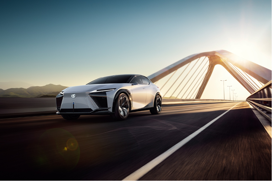 ▲Lexus計畫在2025年前發表10多款電動化車款，更期望在2050年前達到碳中和目標。圖為2021年發表的LF-Z Electrified概念車。