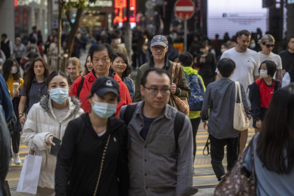 本港新冠疫情惡化 最新一周逾1100宗確診 普通科門診陽性比率按月增近300%