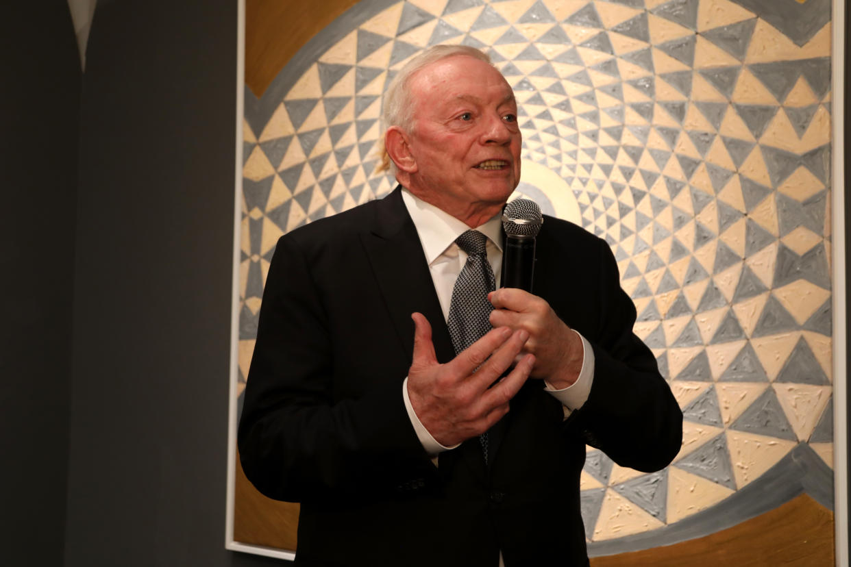 LOS ANGELES, CALIFORNIA - FEBRUARY 11: Jerry Jones speaks during the Forbes Super Party at Winn Slavin Fine Art on February 11, 2022 in Los Angeles, California. (Photo by Anna Webber/Getty Images for Forbes)