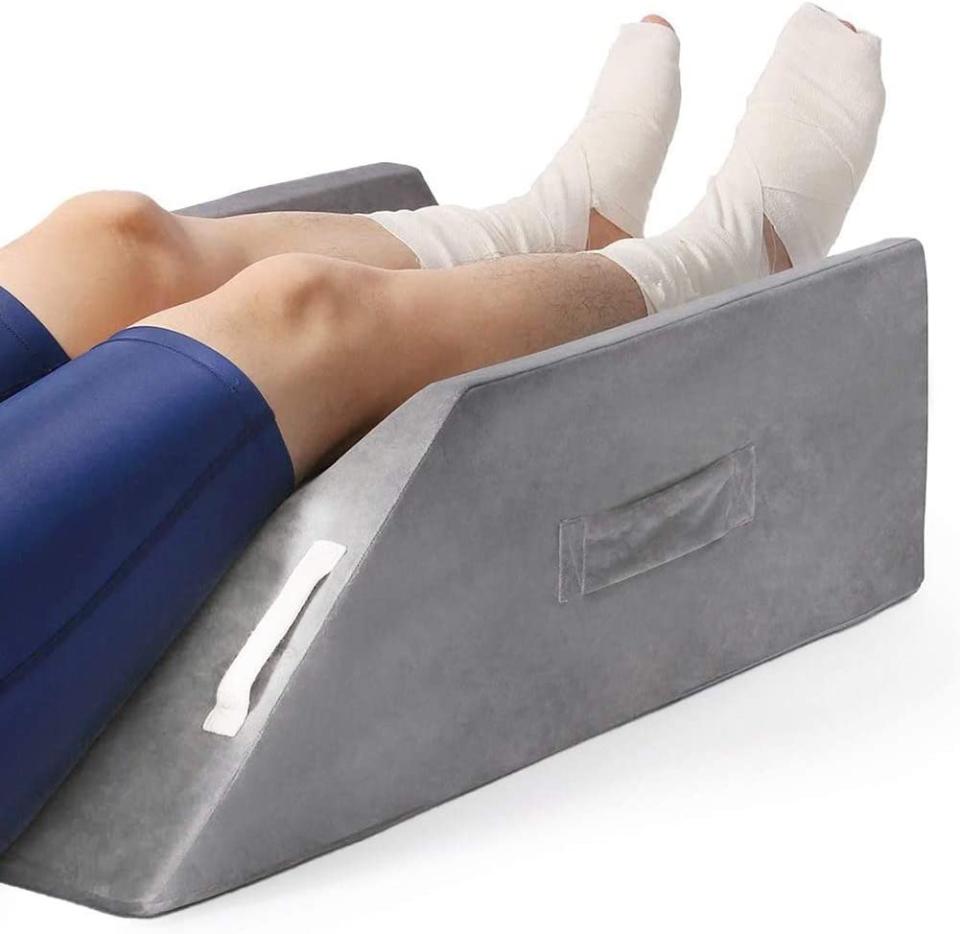 LightEase-Post-Surgery-Leg-Knee, Ankle-Elevation-Double-Wedge Pillow-Memory-Foam-Leg-Elevating Pillow-for-Injure-Sleeping-Foot-Rest-Reduce-Swelling-Amazon