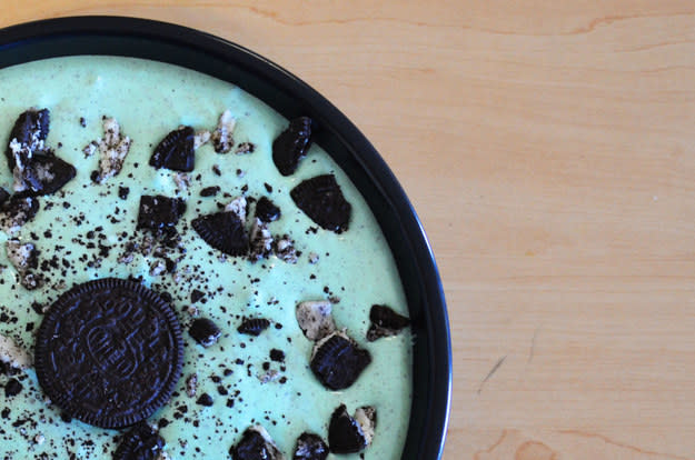 Mint Cookies ’N Cream Brownie Pie