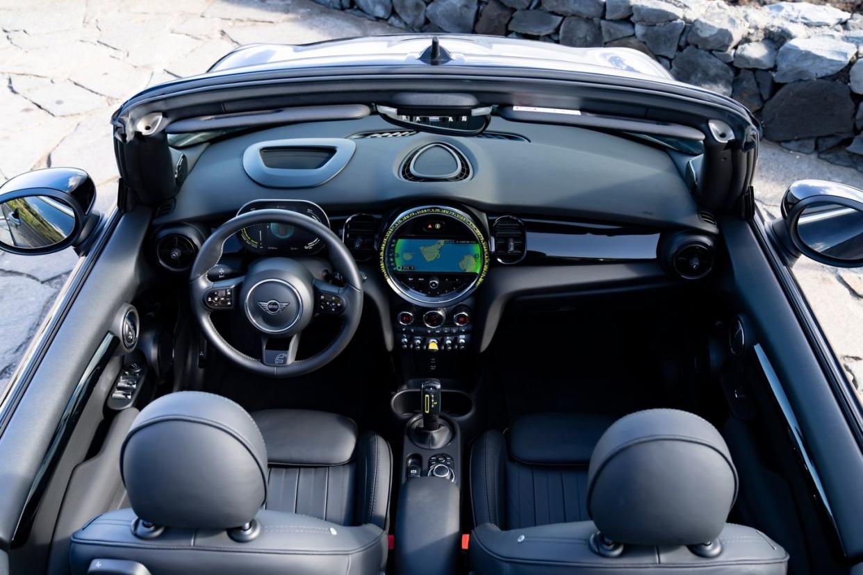 2023 mini cooper se convertible ev