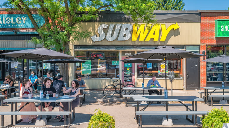 Front of Subway sandwich shop