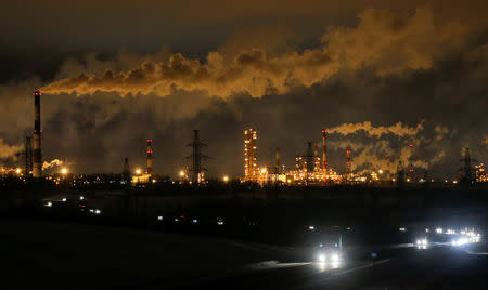 FILE PHOTO: A general view shows the Slavneft-YaNOS refinery owned by Russian oil and gas company Slavneft in Yaroslavl, Russia, January 18, 2017. REUTERS/Maxim Shemetov/File Photo