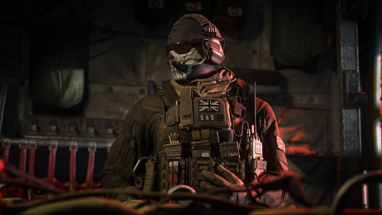  Call of Duty: Modern Warfare 3 Ghost looking to the side. 