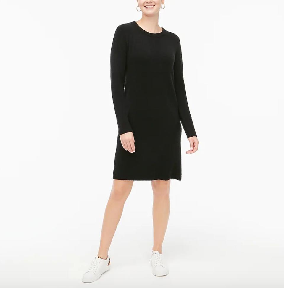 This dress comes in sizes XXS to 3X. <a href="https://fave.co/3n3MwSS" target="_blank" rel="noopener noreferrer">Find it for $35 at J.Crew Factory</a>.